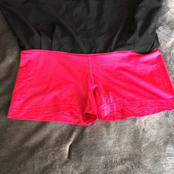 Women’s Adidas size medium climalite black and pink workout skirt with shorts - Picture 10 of 13